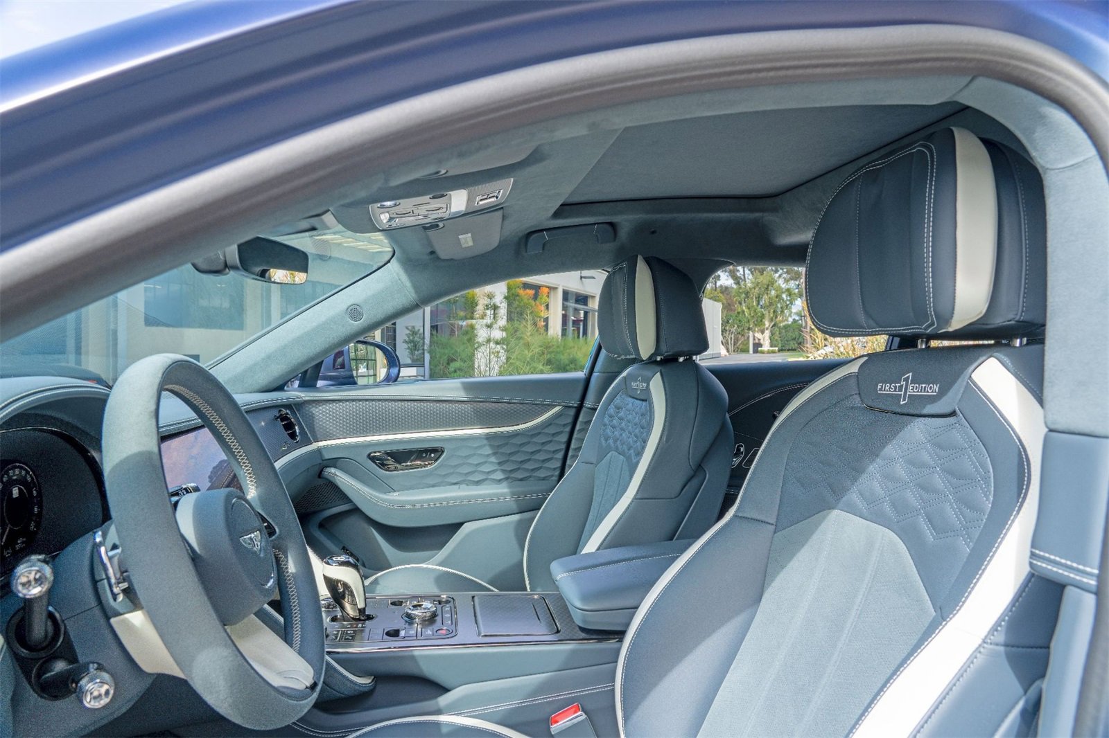 Used 2025 Bentley Flying Spur Plug-In Hybrid image 6