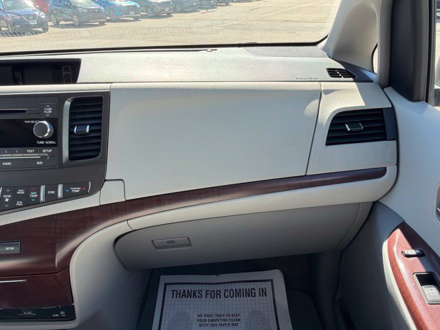 Used 2012 Toyota Sienna XLE w/ Entertainment Pkg FWD image 22