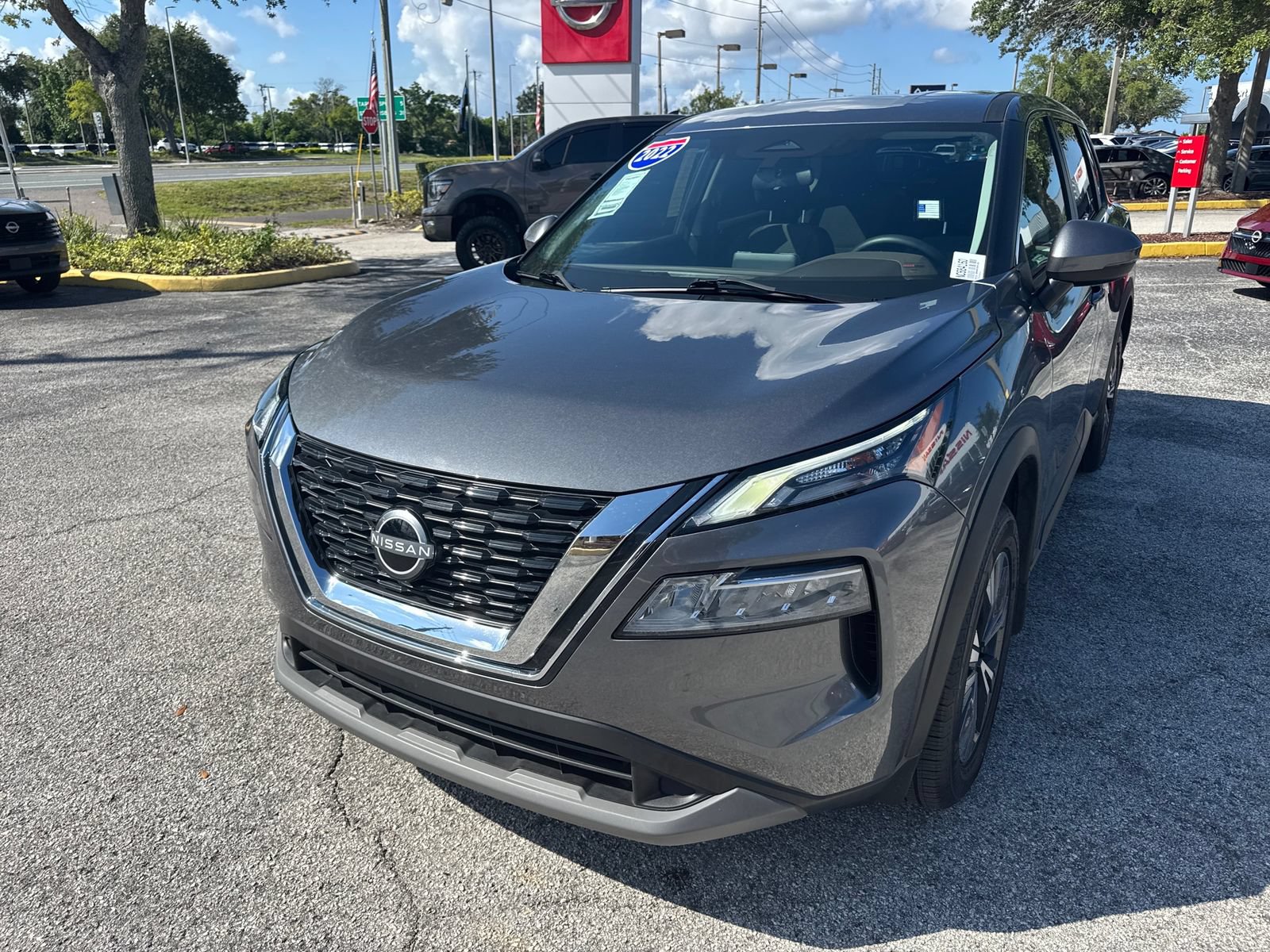 Certified 2022 Nissan Rogue SV FWD image 3