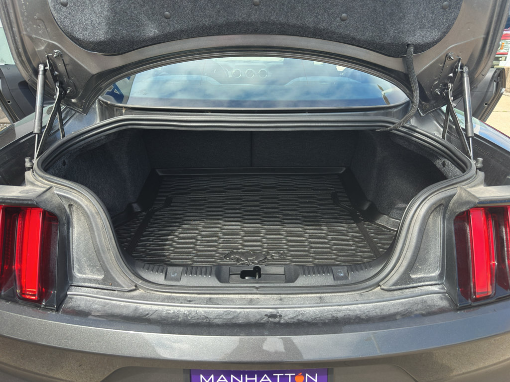 Used 2017 Ford Mustang Coupe RWD image 30