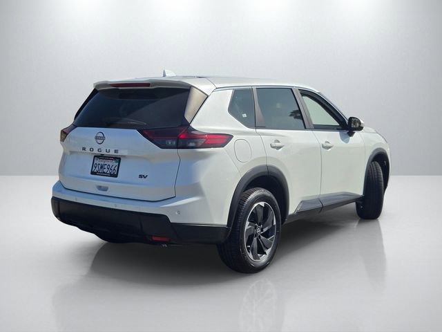 Used 2024 Nissan Rogue SV image 4