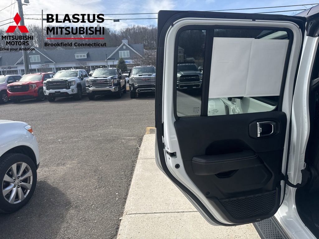 Used 2023 Jeep Wrangler Unlimited Sahara w/ Cold Weather Group image 37