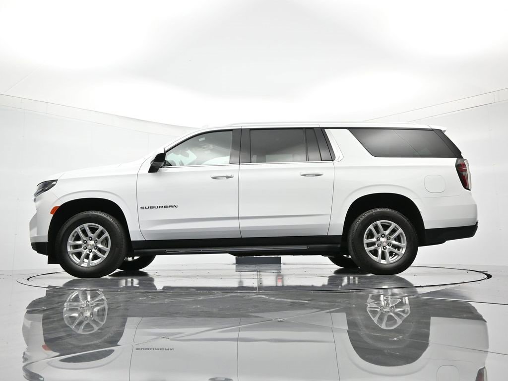 Used 2024 Chevrolet Suburban LT image 44