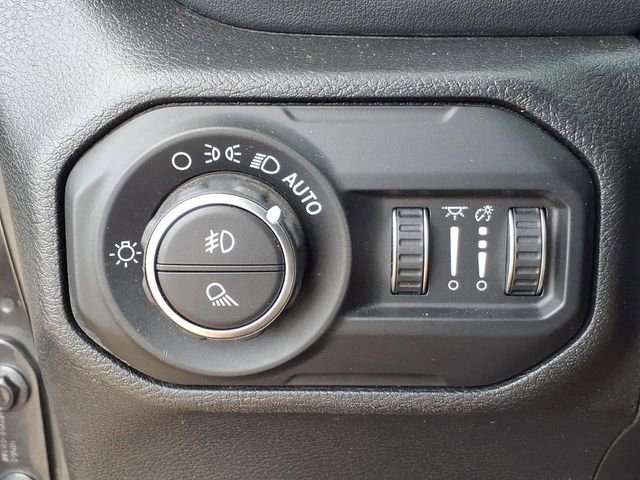 Used 2020 Jeep Gladiator Overland AWD/4WD image 24