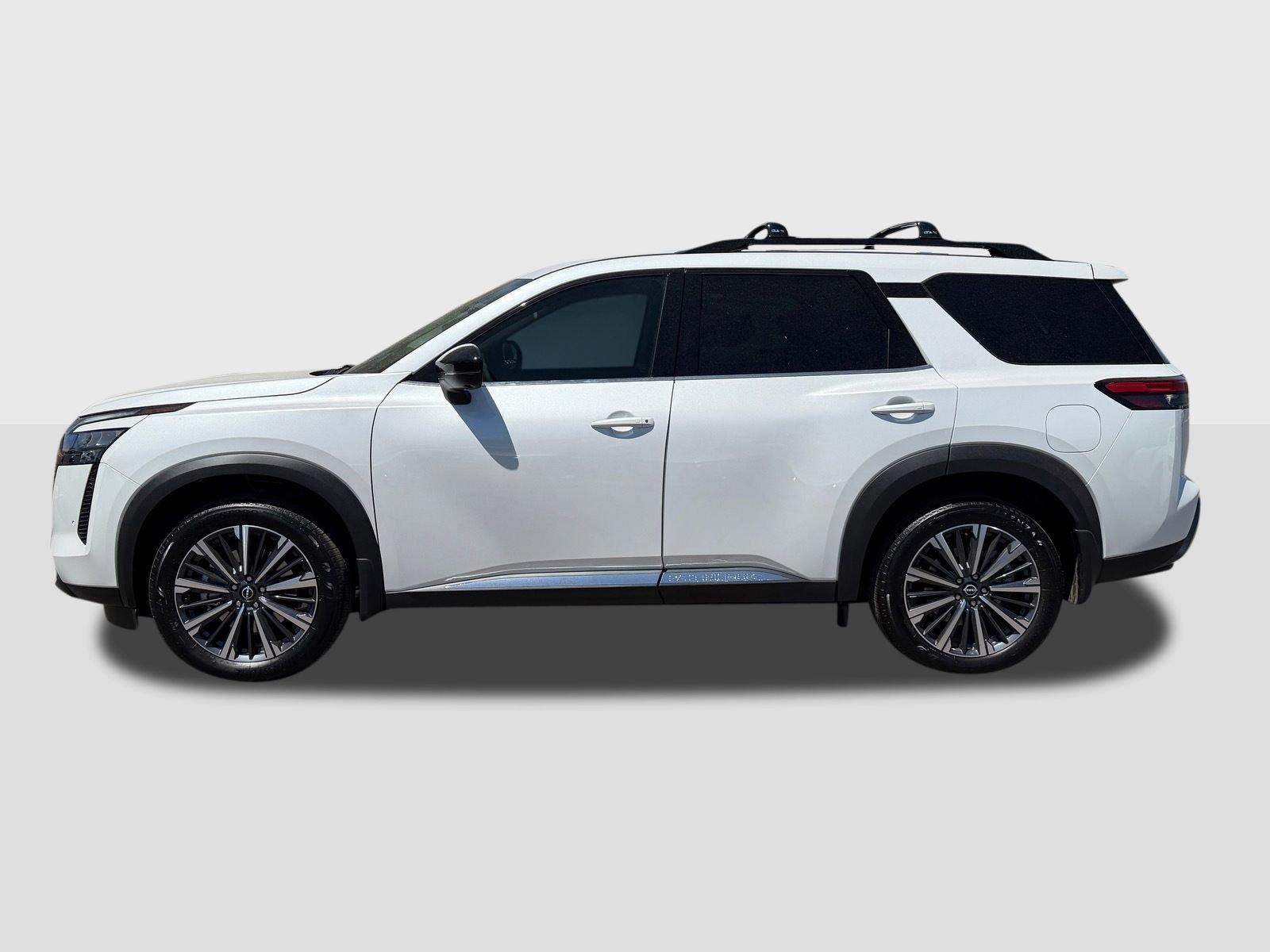 New 2026 Nissan Pathfinder Platinum AWD/4WD image 2