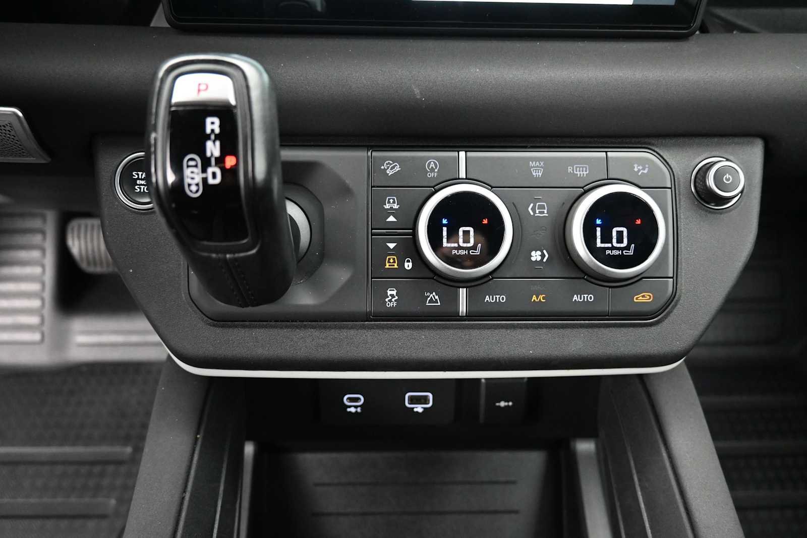 Used 2022 Land Rover Defender 110 SE AWD/4WD image 14