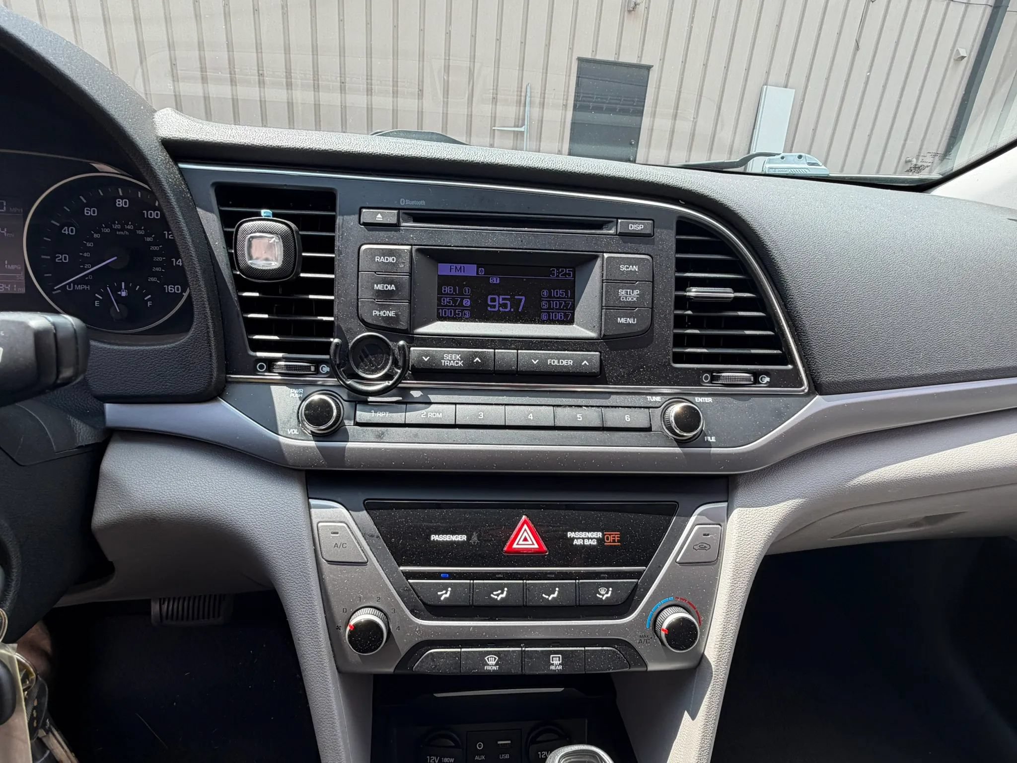 Used 2018 Hyundai Elantra SE FWD image 23