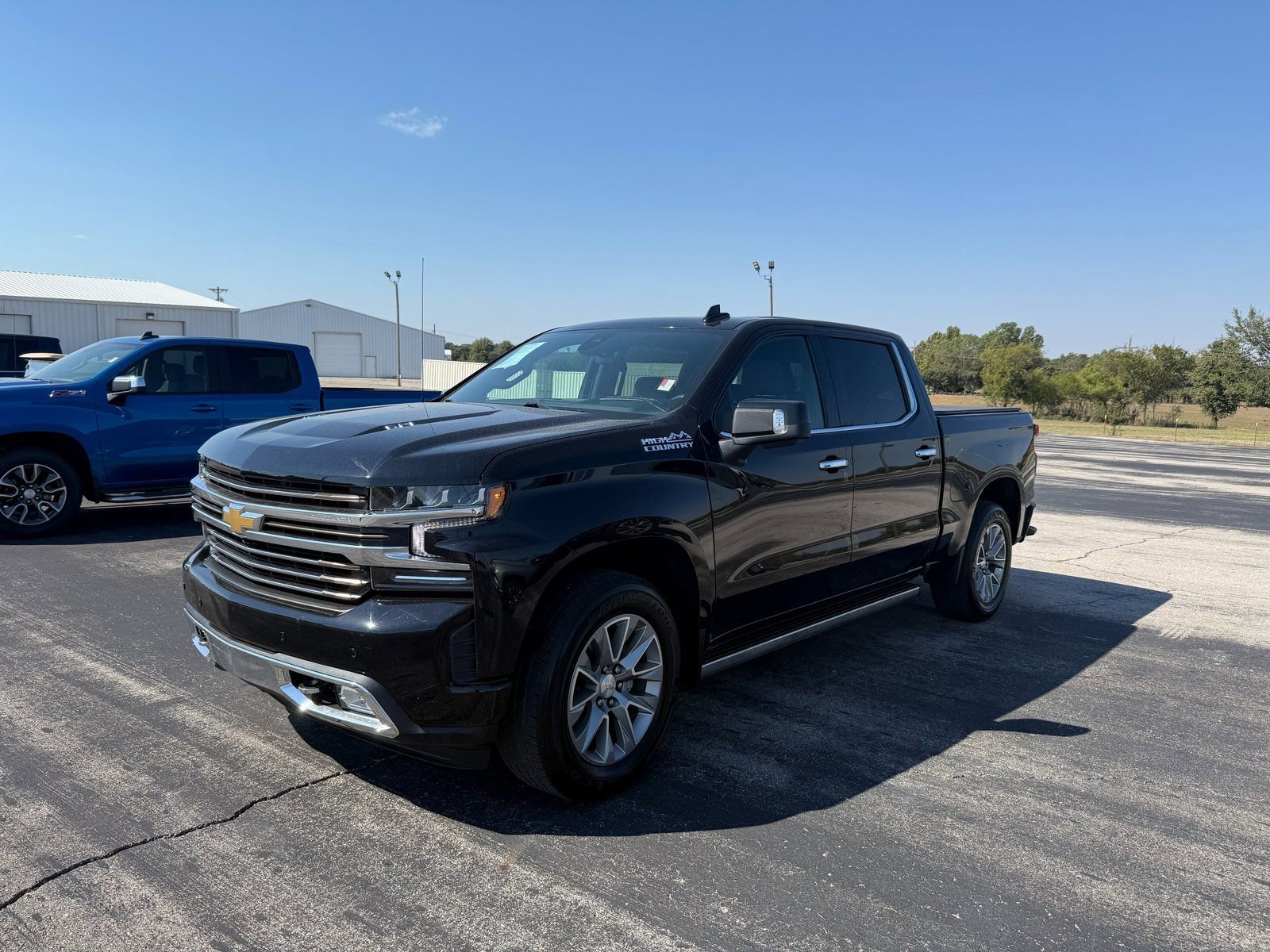 Used 2019 Chevrolet Silverado 1500 High Country w/ Technology Package image 2