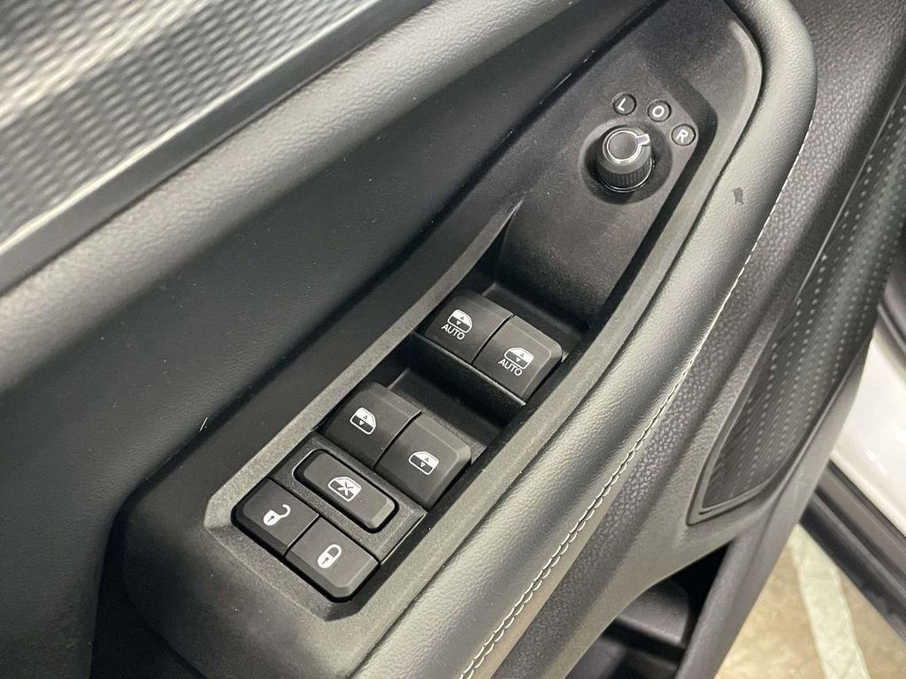 Used 2024 Jeep Grand Cherokee L Laredo image 24