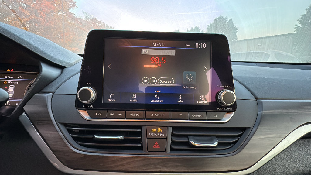 Used 2025 Nissan Altima 2.5 SV FWD image 24