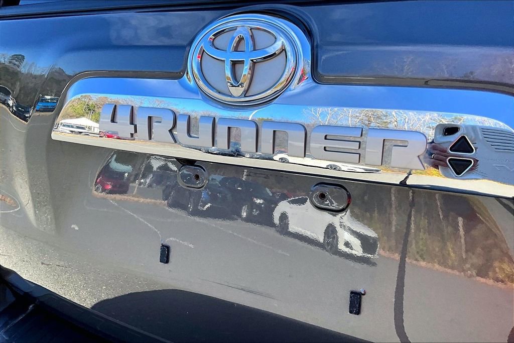 Used 2020 Toyota 4Runner Limited image 25