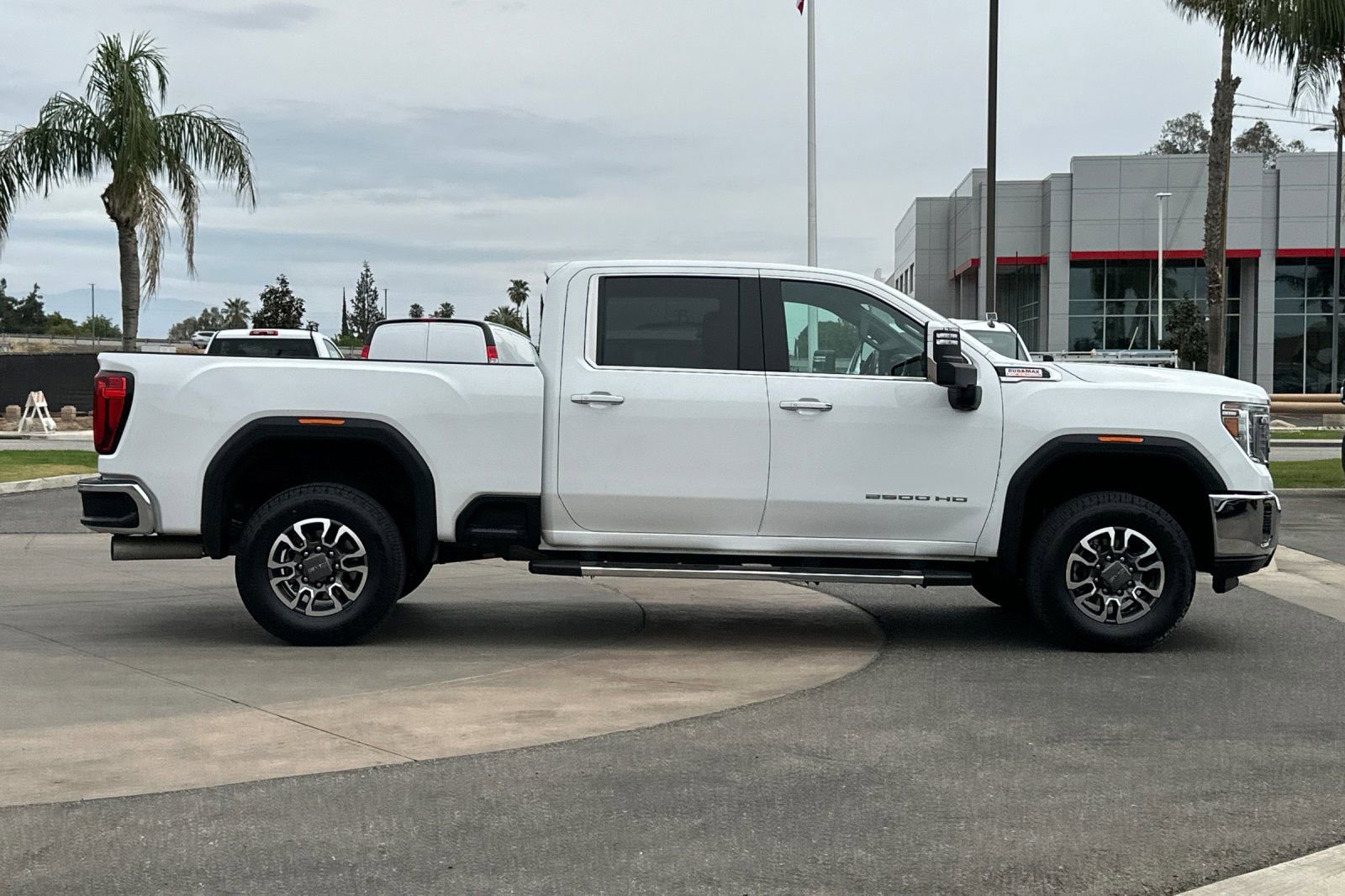 Certified 2021 GMC Sierra 2500 SLT w/ SLT Convenience Package RWD image 3