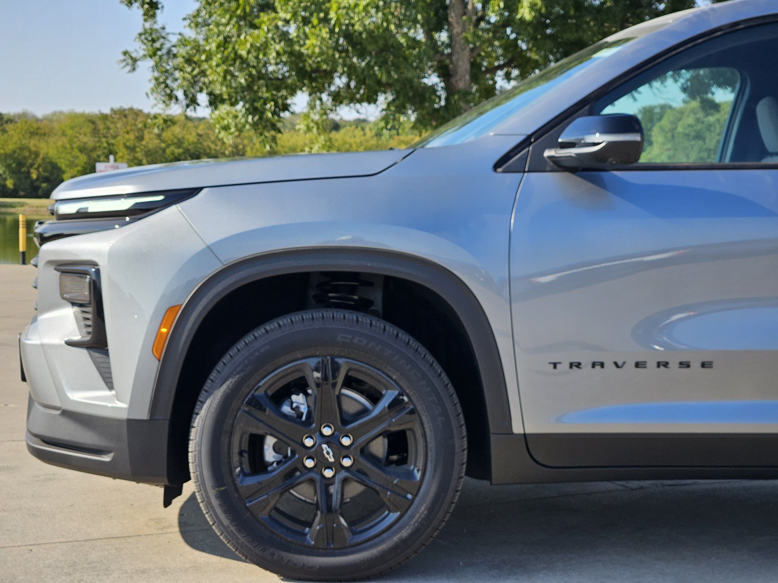 New 2027 Chevrolet Traverse LT w/ Midnight/Sport Edition FWD image 6