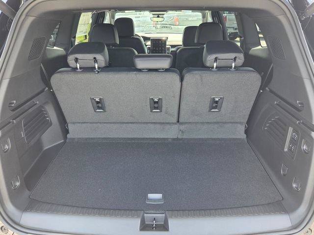 New 2026 GMC Acadia Denali w/ Super Cruise Package FWD image 17