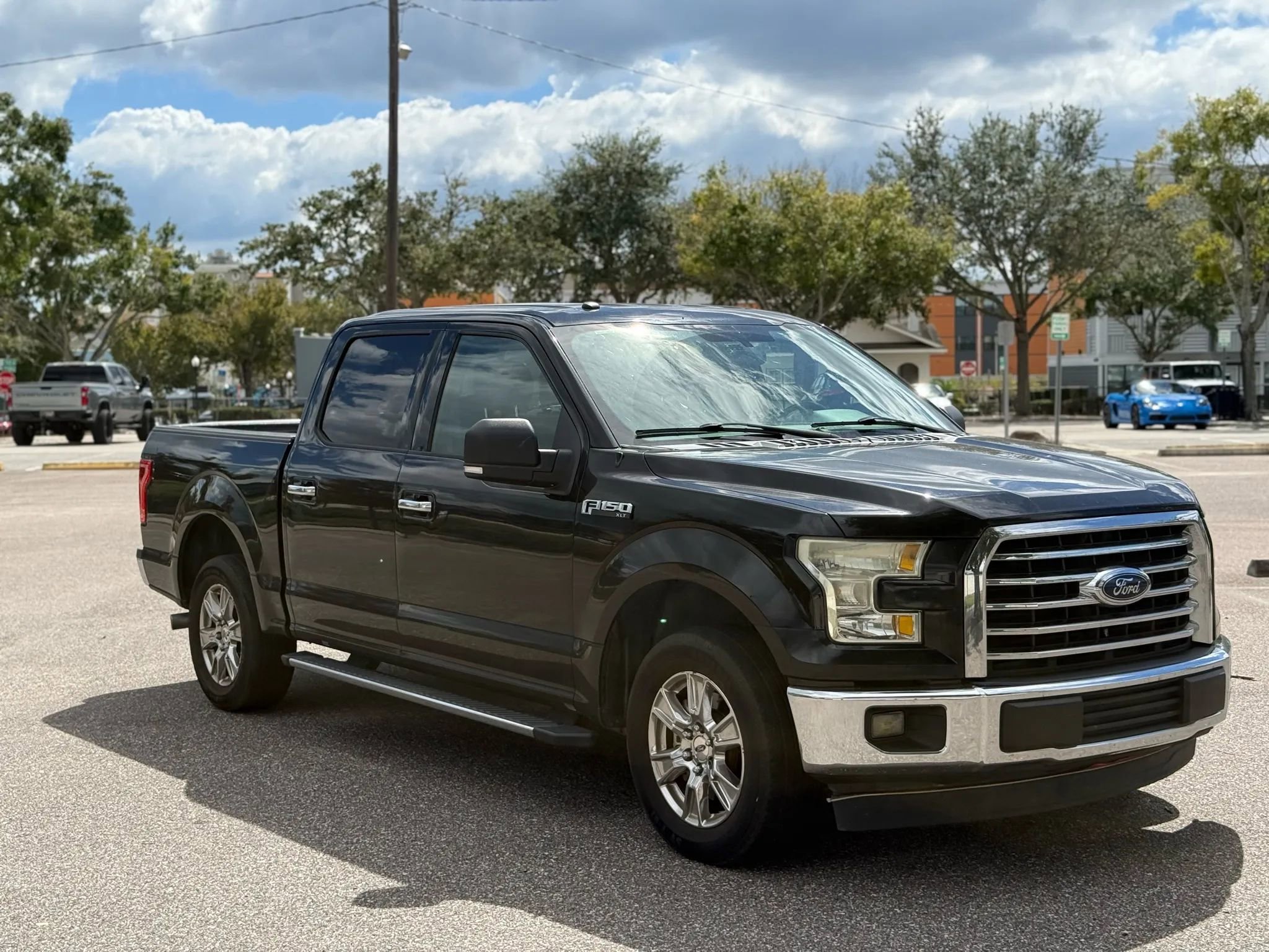 Used 2017 Ford F150 XLT w/ Equipment Group 302A Luxury image 3