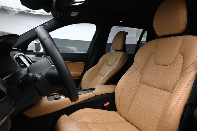 Used 2024 Volvo XC90 B6 Ultimate w/ Protection Package AWD/4WD image 10