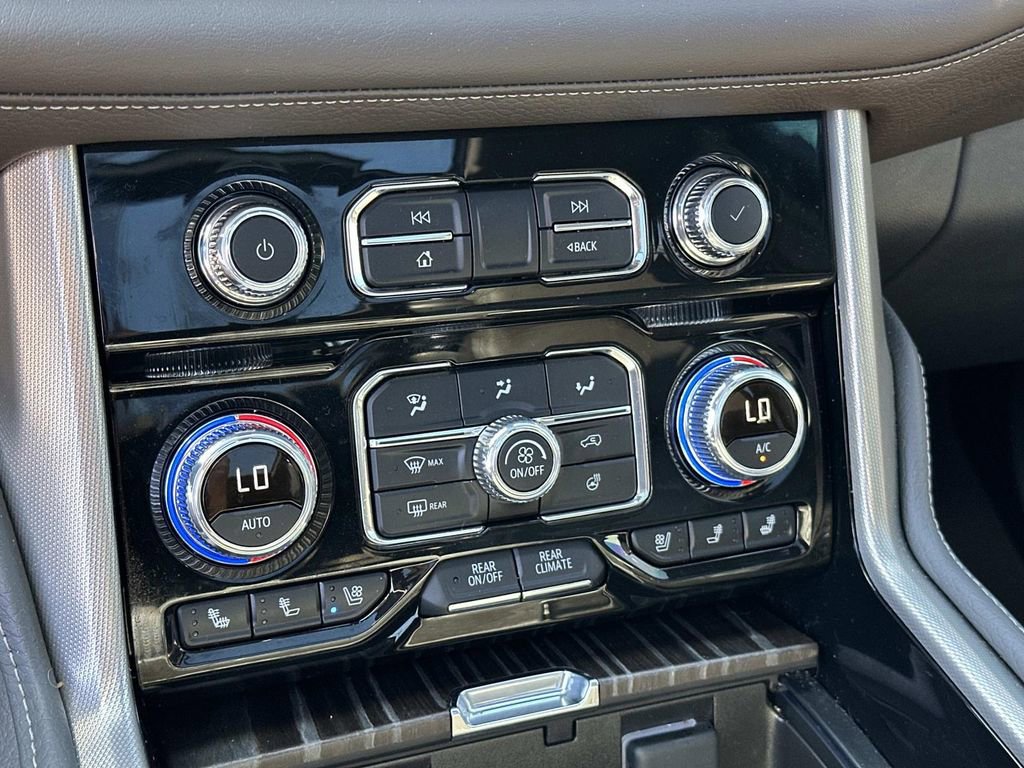 Used 2024 GMC Yukon XL Denali w/ Denali Reserve Package image 13