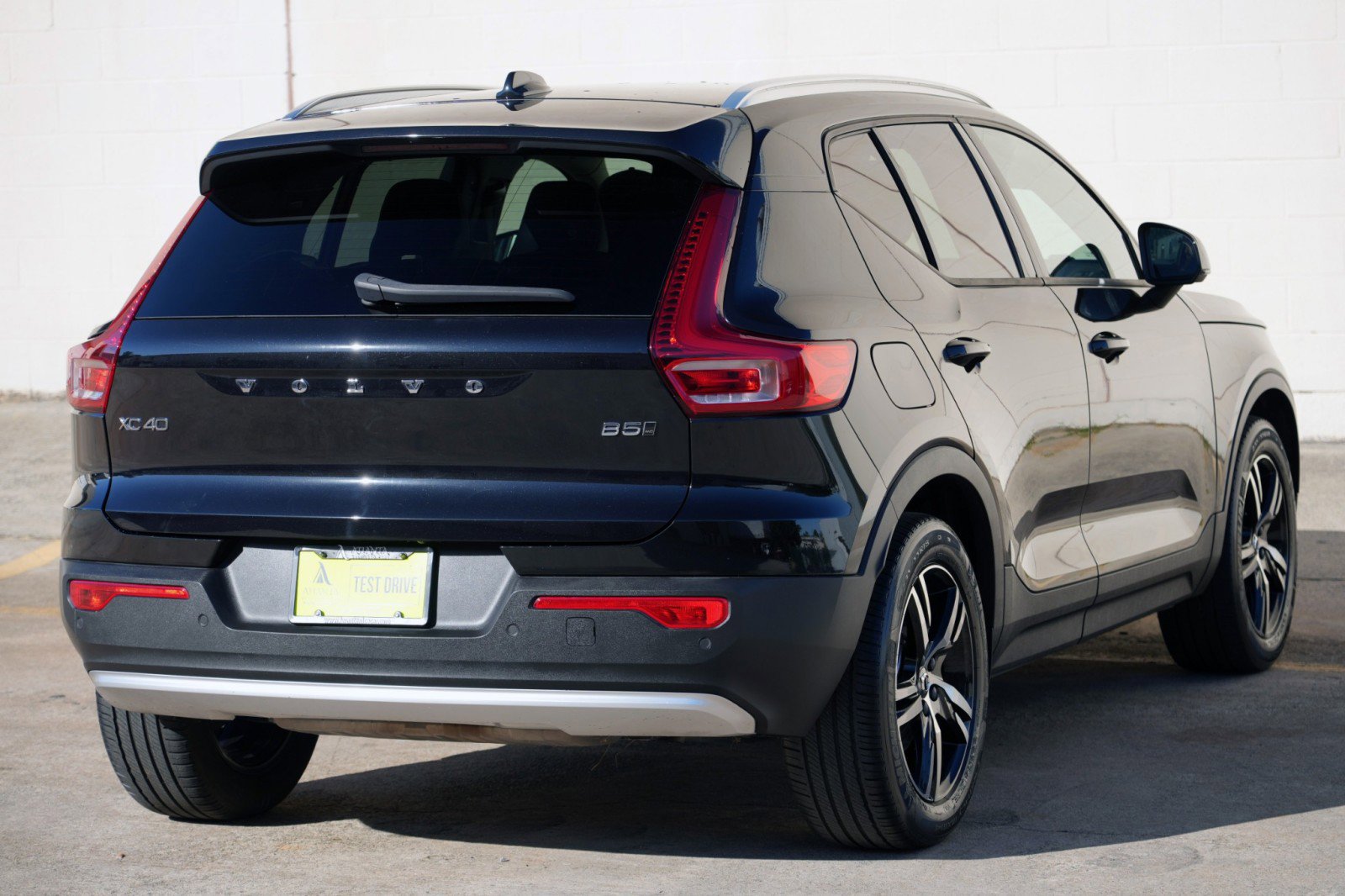Used 2023 Volvo XC40 B5 Core w/ Protection Package Premier AWD/4WD image 48