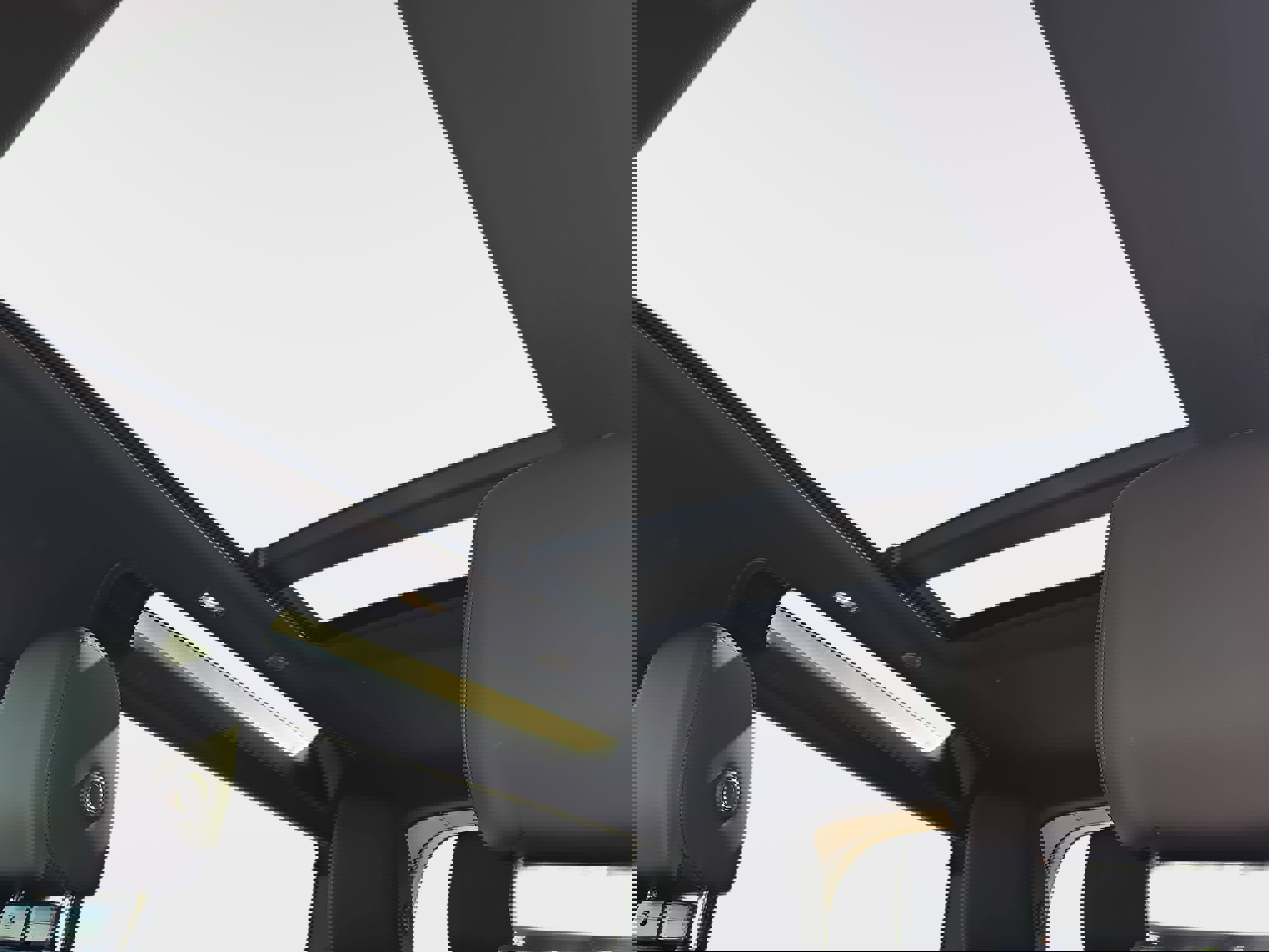 Certified 2025 Land Rover Defender 90 S image 29