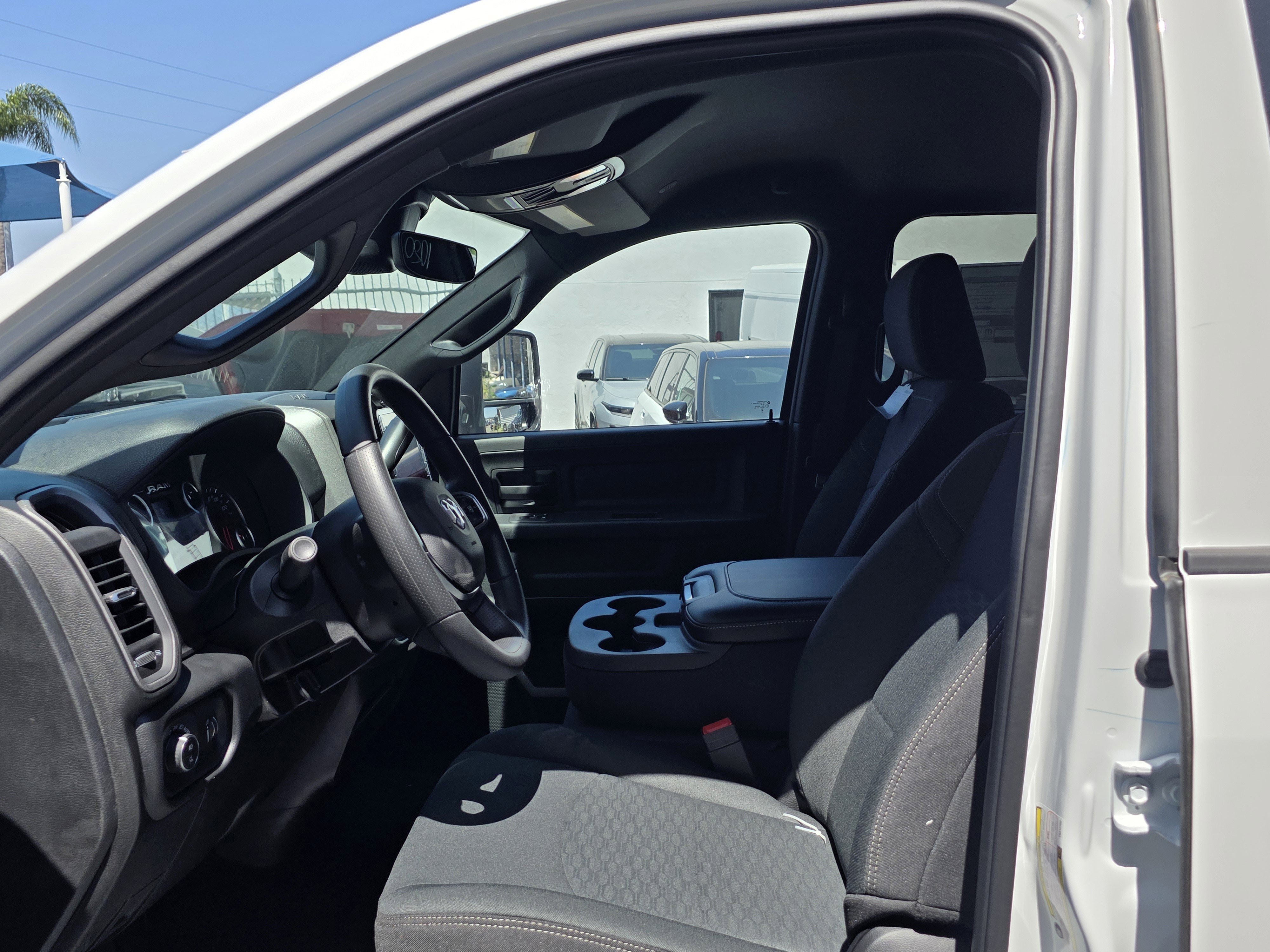 New 2026 RAM 3500 Tradesman AWD/4WD image 7