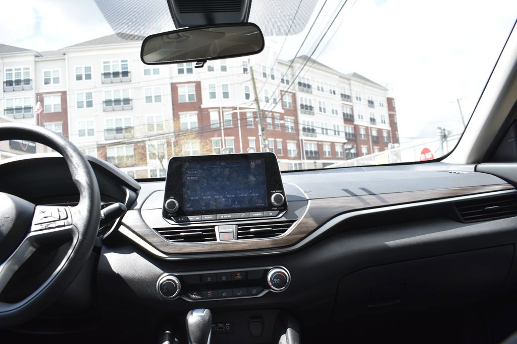 Used 2025 Nissan Altima 2.5 SV image 33