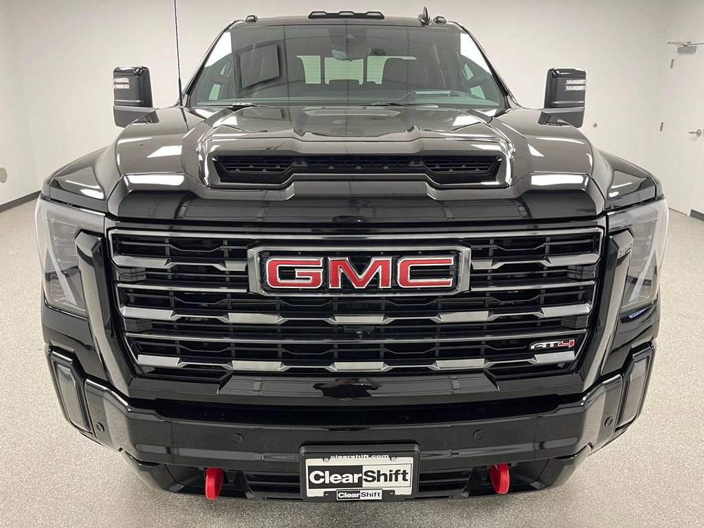 Used 2024 GMC Sierra 3500 AT4 w/ Technology Package AWD/4WD image 3