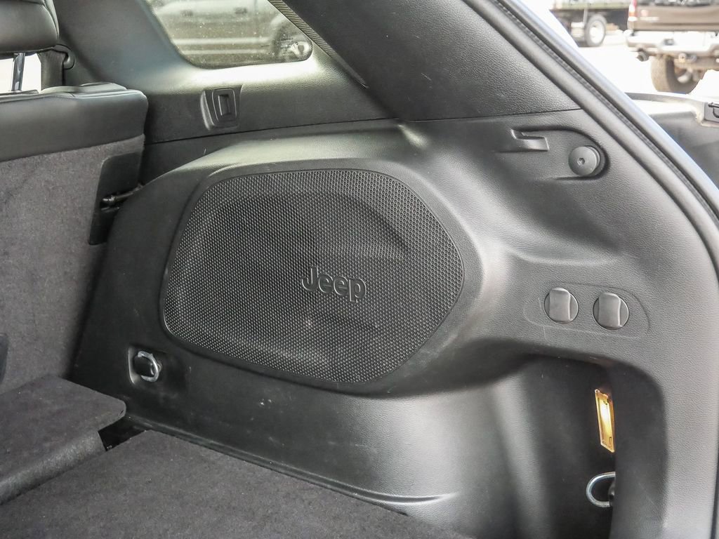 Used 2020 Jeep Cherokee Limited FWD image 12