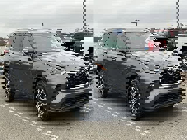 Used 2022 Toyota Highlander XLE image 34