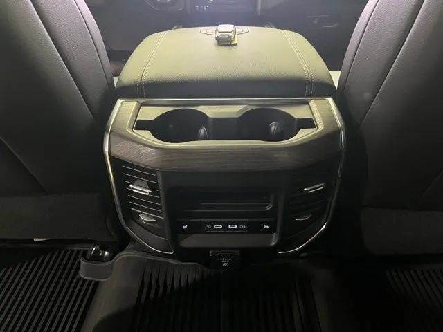 New 2026 RAM 2500 Laramie AWD/4WD image 24