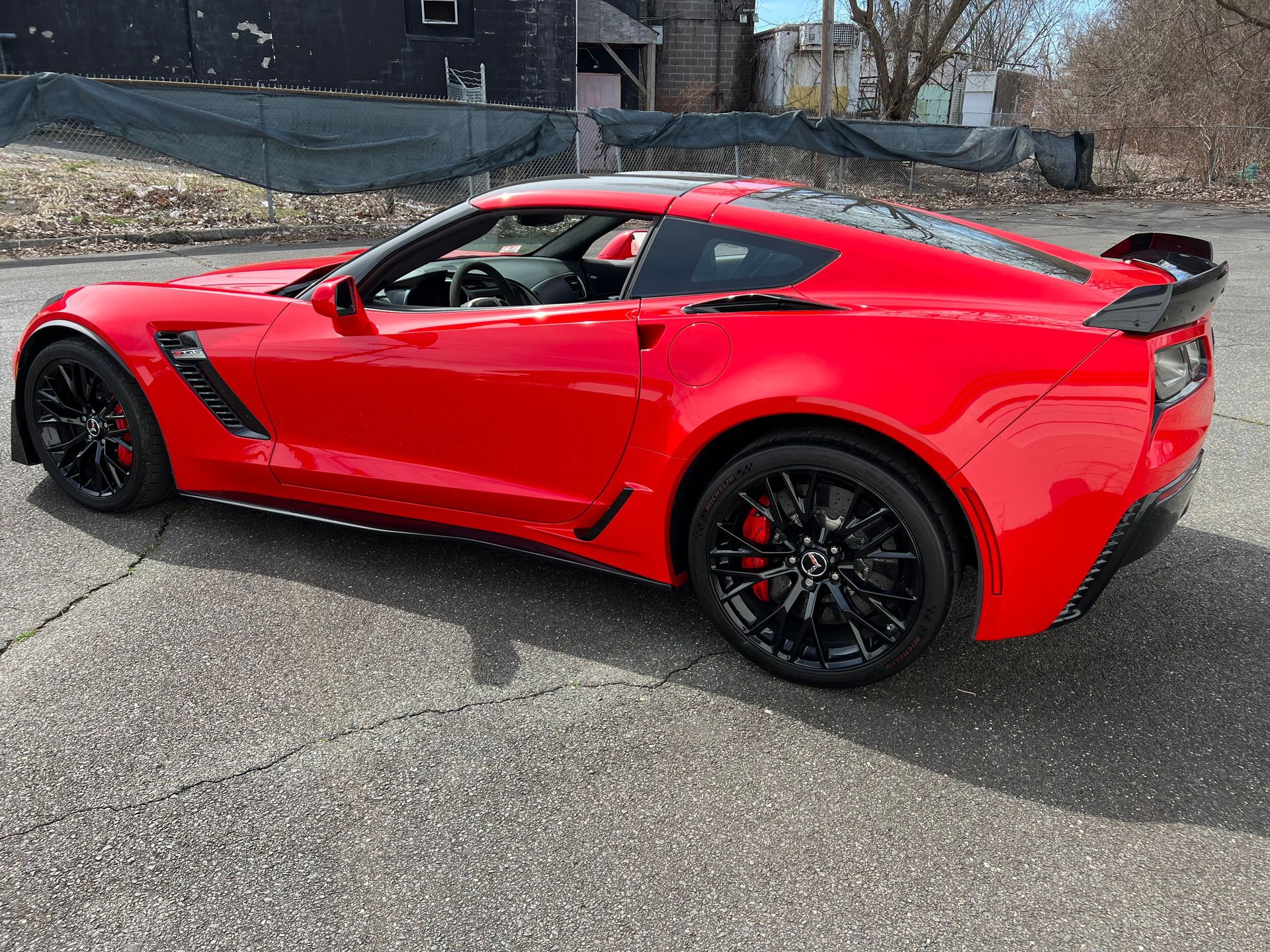 Used 2015 Chevrolet Corvette Z06 w/ 3LZ Preferred Equipment Group RWD image 14