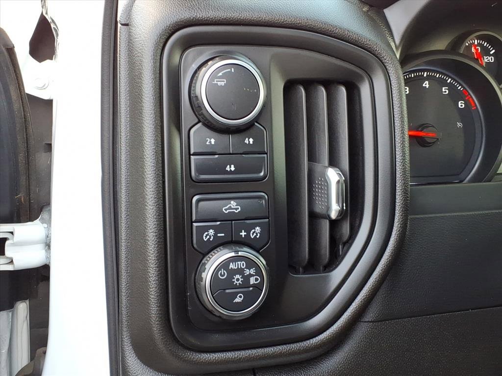 Used 2021 Chevrolet Silverado 2500 Custom w/ Custom Value Package image 15