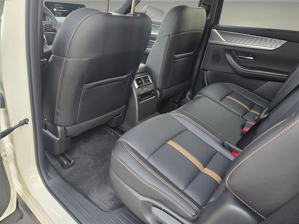 New 2025 MAZDA CX-70 Plug-In Hybrid w/ Premium Plus image 12