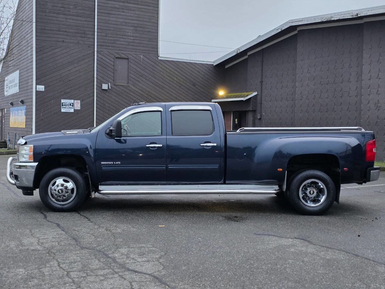 Used 2011 Chevrolet Silverado 3500 LTZ image 16