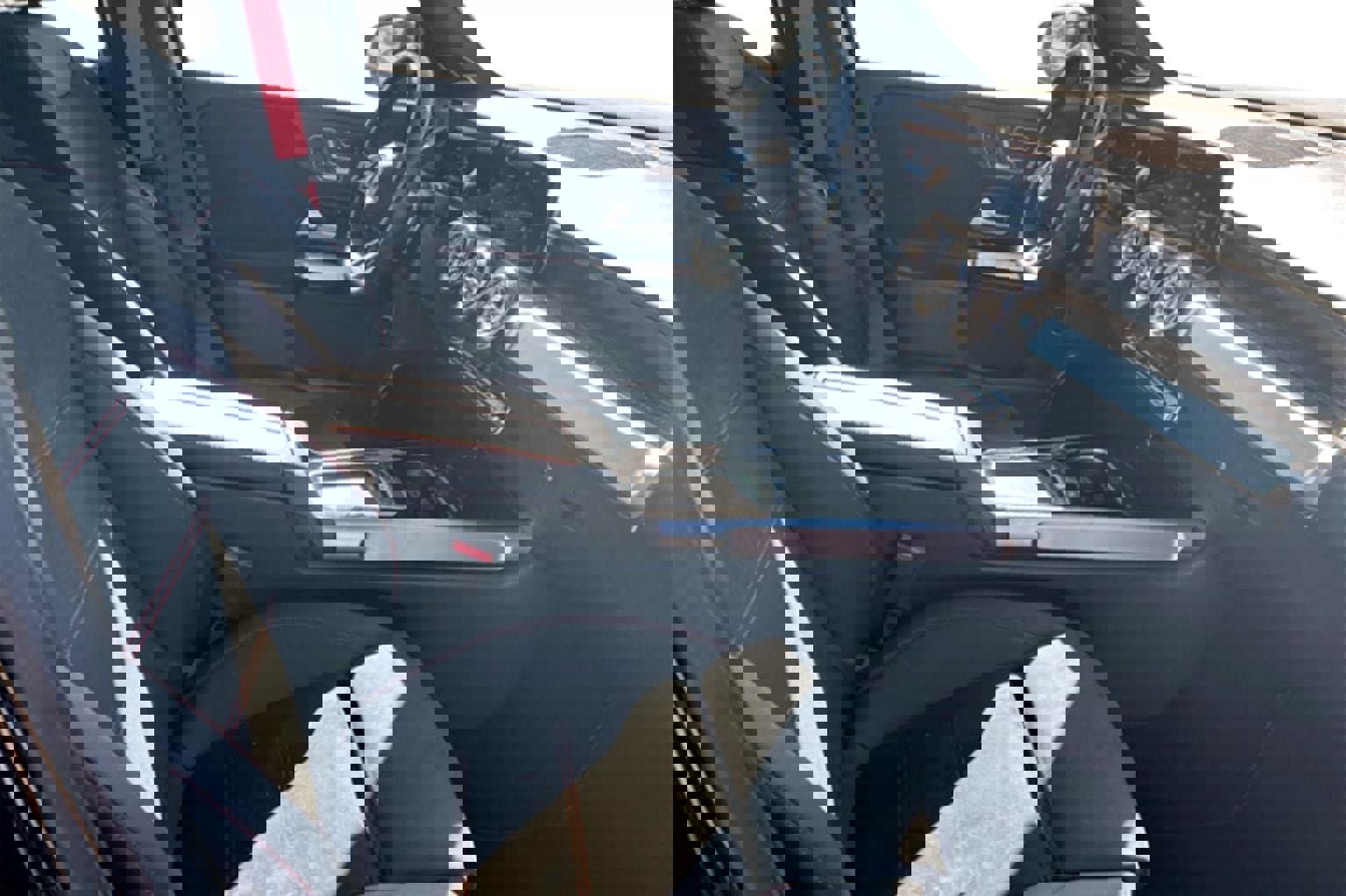 Used 2025 Mercedes-Benz GLB 35 AMG 4MATIC image 16