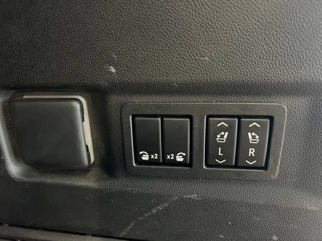Used 2022 Chevrolet Tahoe RST w/ Luxury Package AWD/4WD image 9