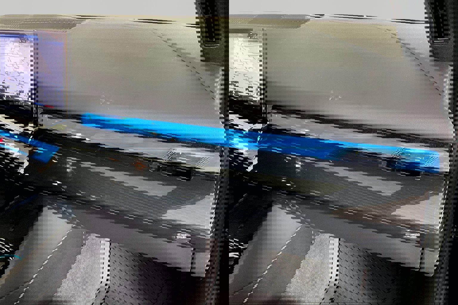 Certified 2025 BMW 550e xDrive w/ Premium Package AWD/4WD image 17