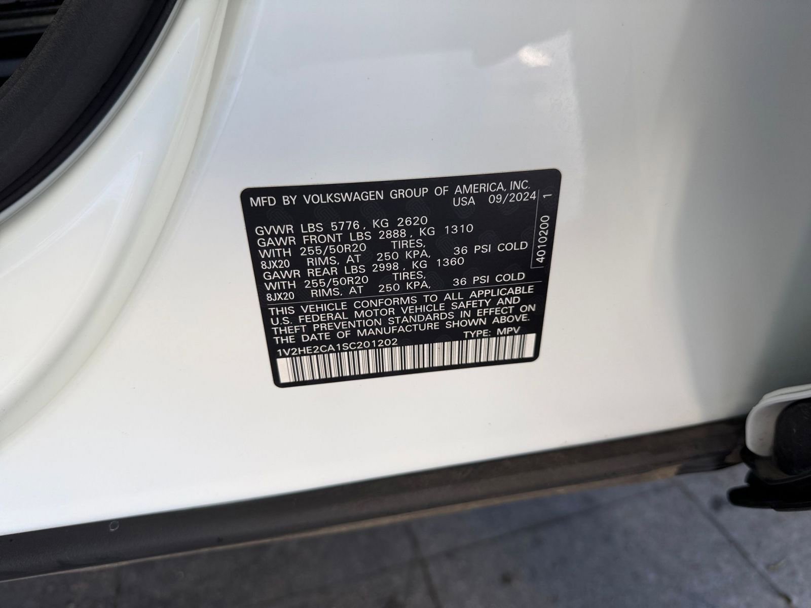 Used 2025 Volkswagen Atlas Cross Sport SE image 29