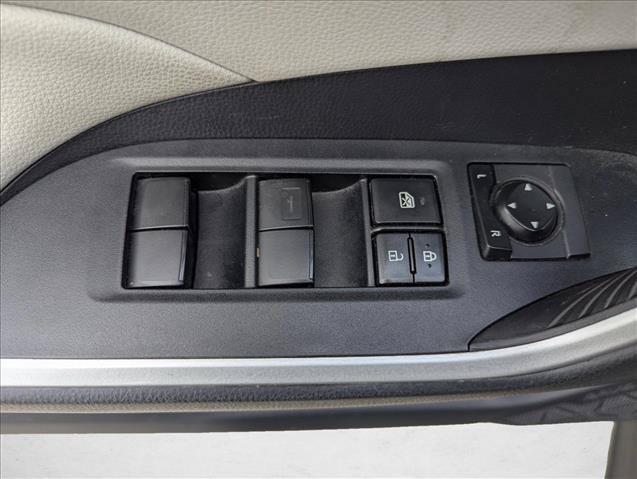 Used 2021 Toyota RAV4 XLE FWD image 10