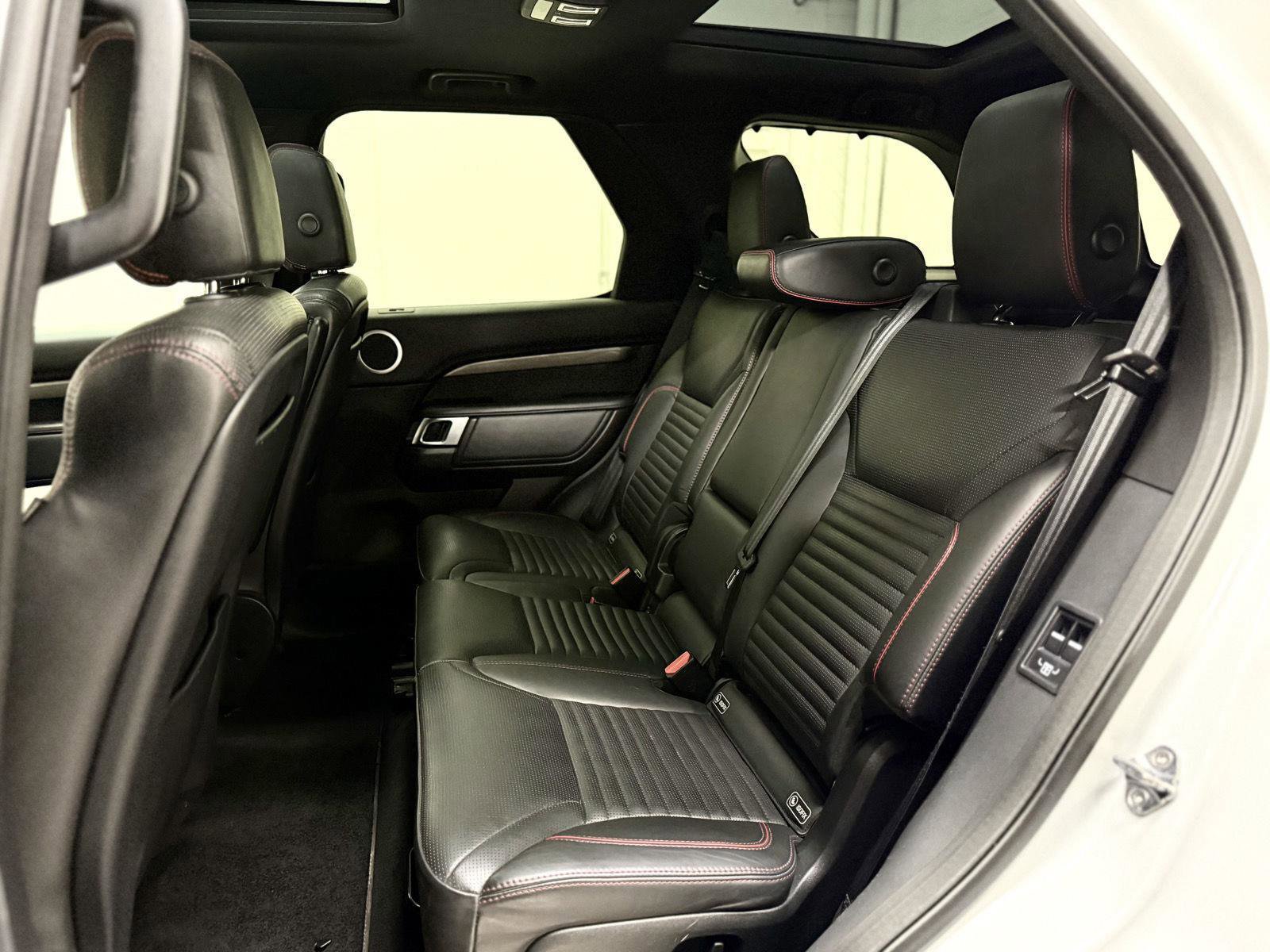 Used 2017 Land Rover Discovery HSE AWD/4WD image 17