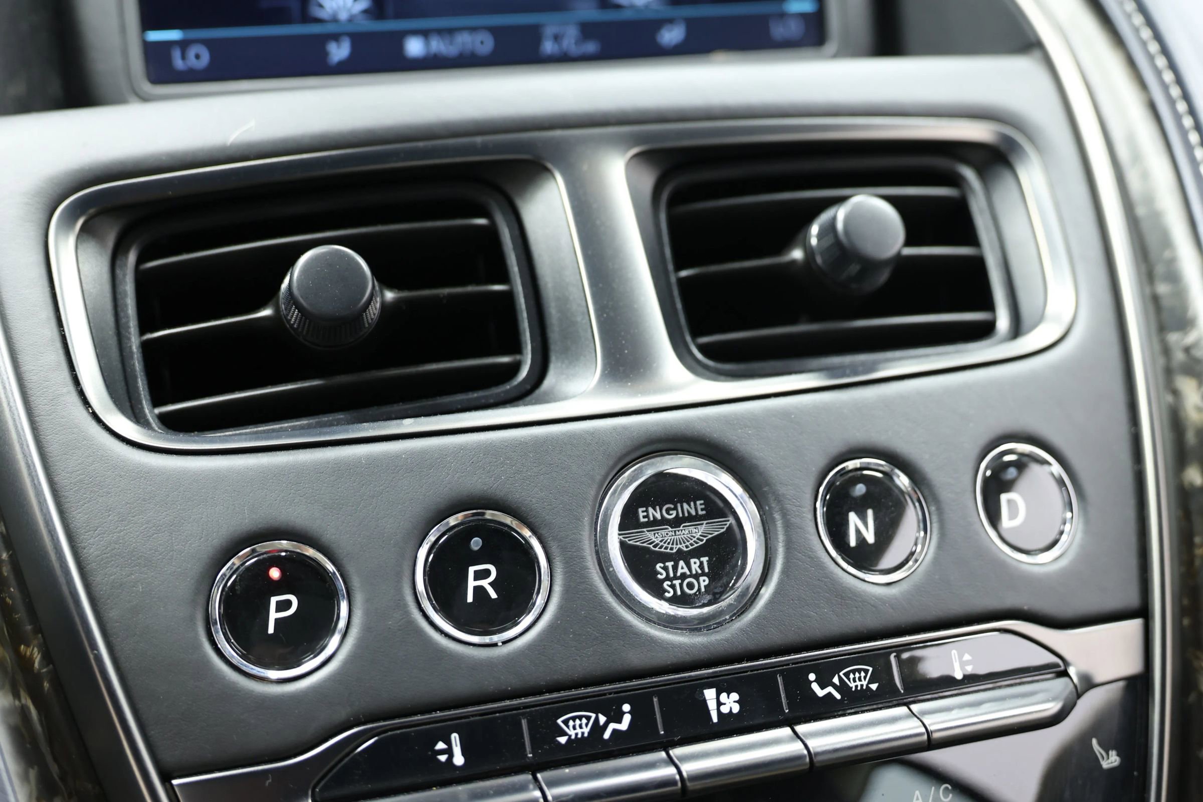 Used 2019 Aston Martin DB11 Coupe RWD image 43
