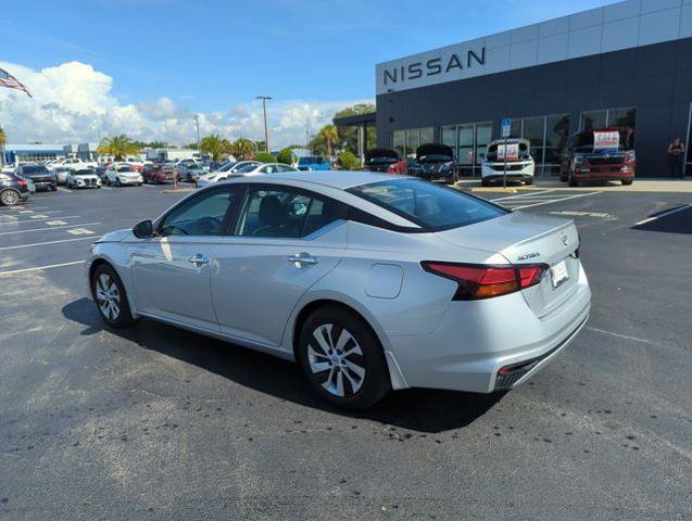 Certified 2024 Nissan Altima 2.5 S FWD image 9
