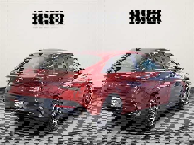 Used 2025 Hyundai Elantra SEL image 9