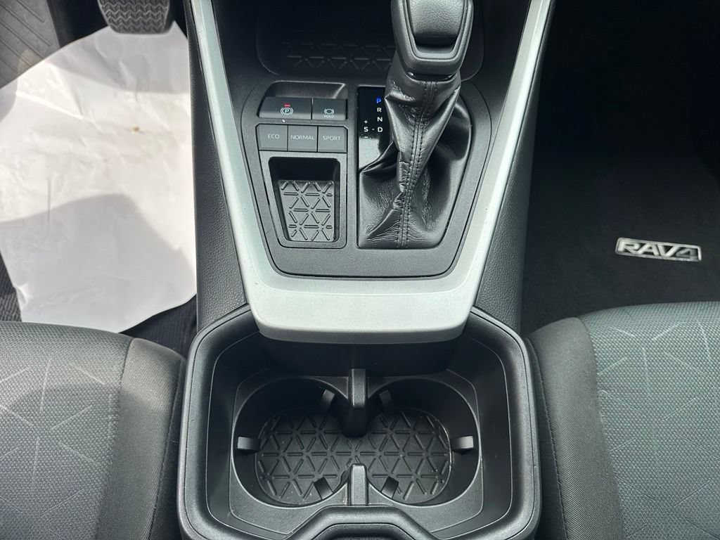 Used 2024 Toyota RAV4 XLE w/ Convenience Package FWD image 19