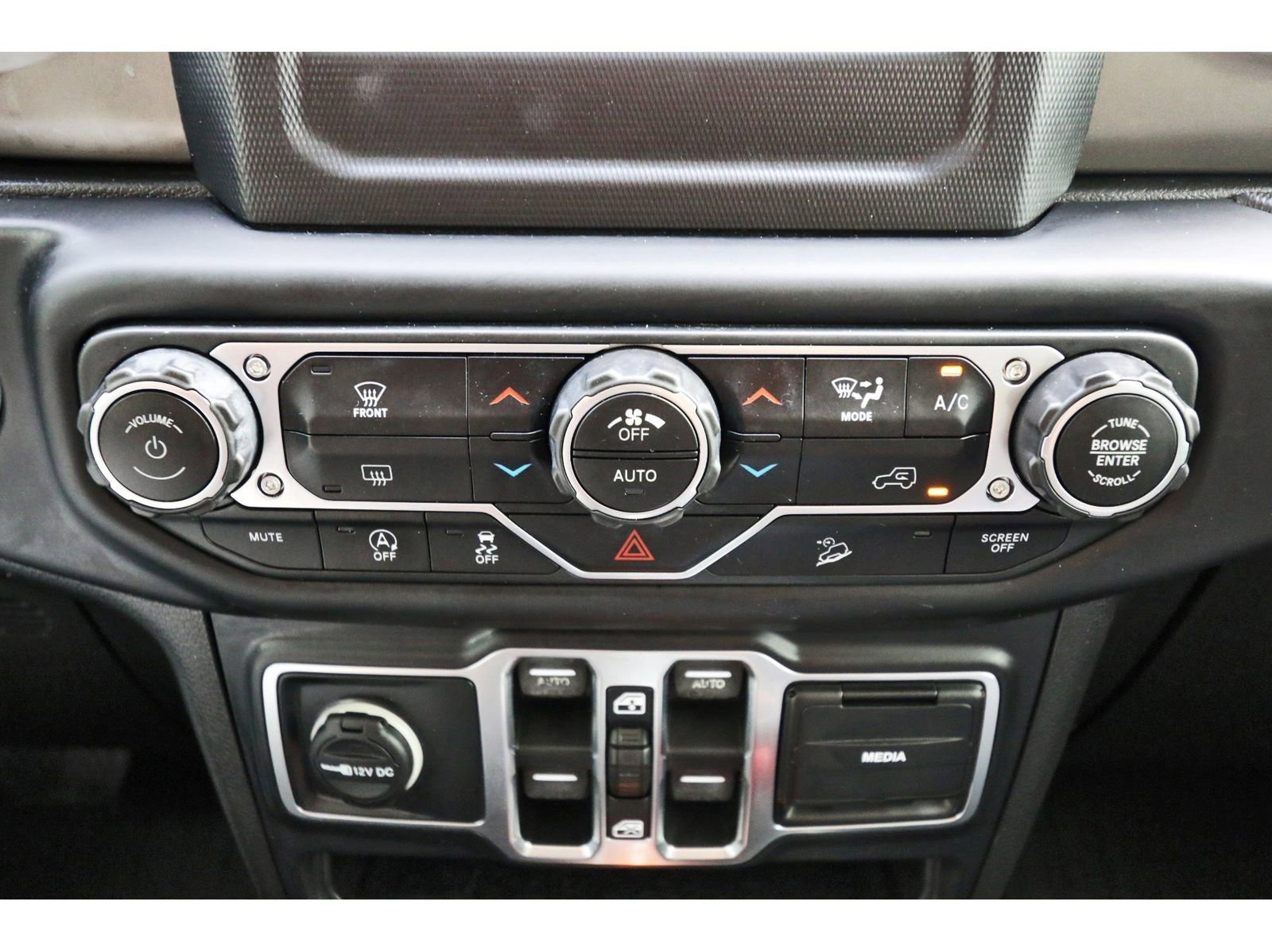 Used 2018 Jeep Wrangler Unlimited Sport S image 25