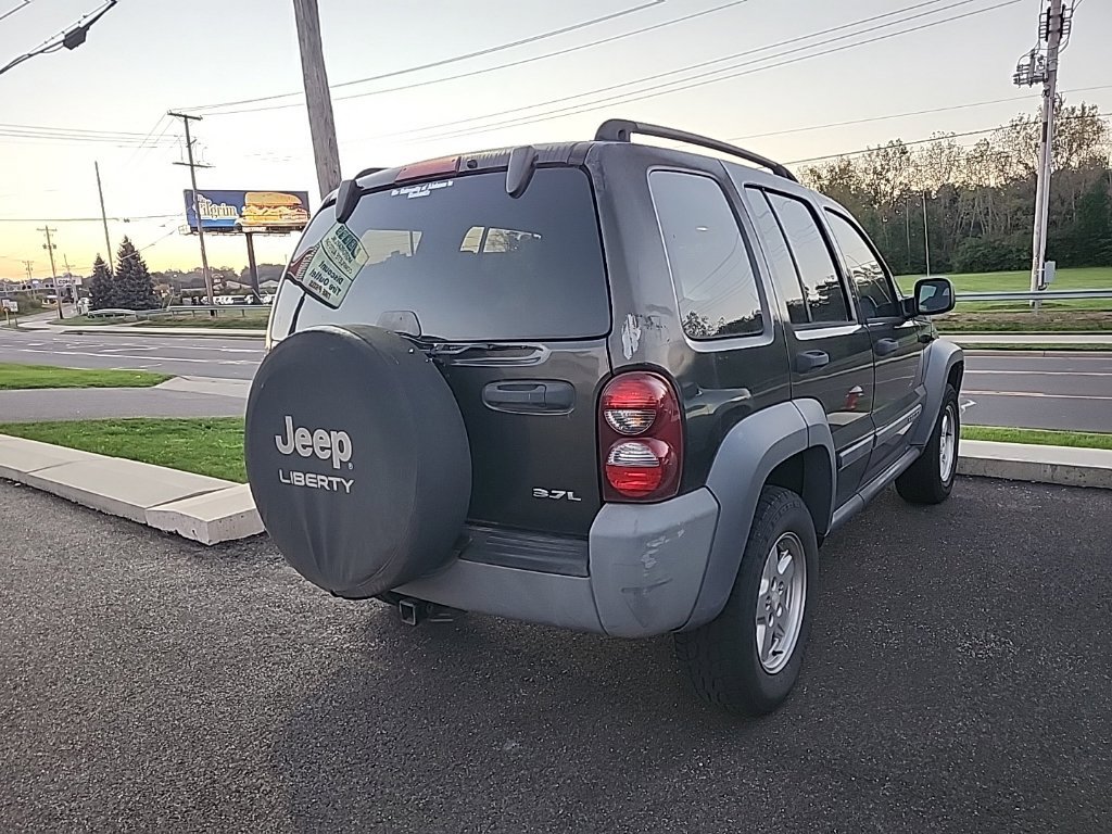 Used 2005 Jeep Liberty Sport AWD/4WD image 4