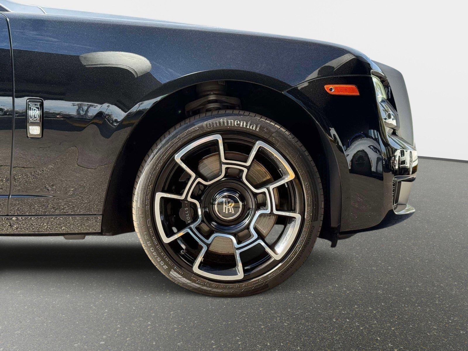 Used 2020 Rolls-Royce Ghost RWD image 21