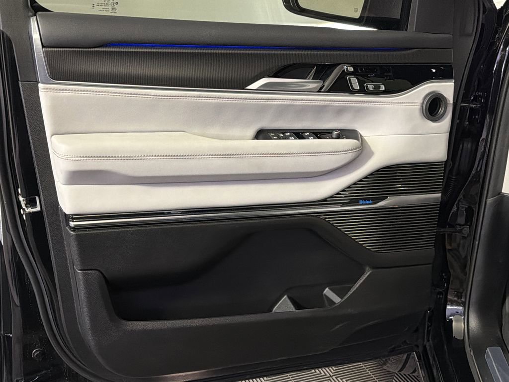 New 2026 Jeep Grand Wagoneer Summit w/ Premium Group III image 11