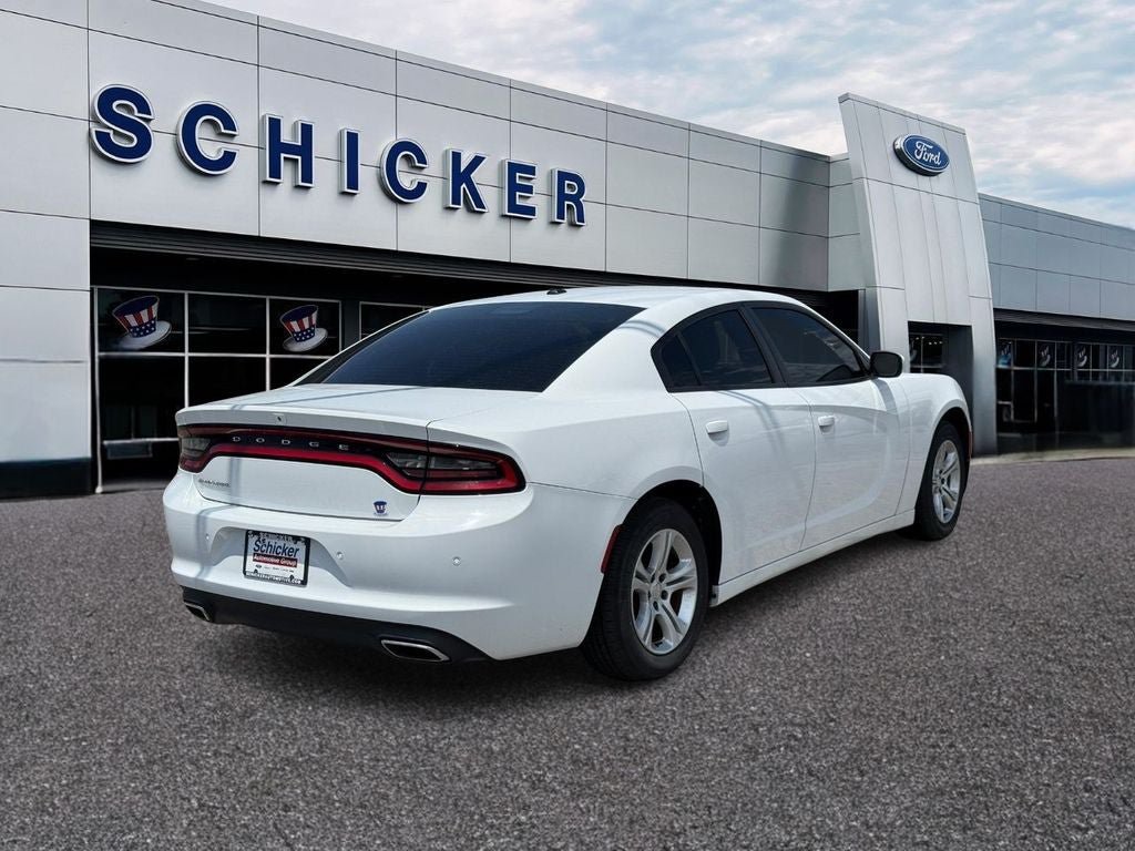 Used 2020 Dodge Charger SXT w/ Leather Interior Group RWD image 3