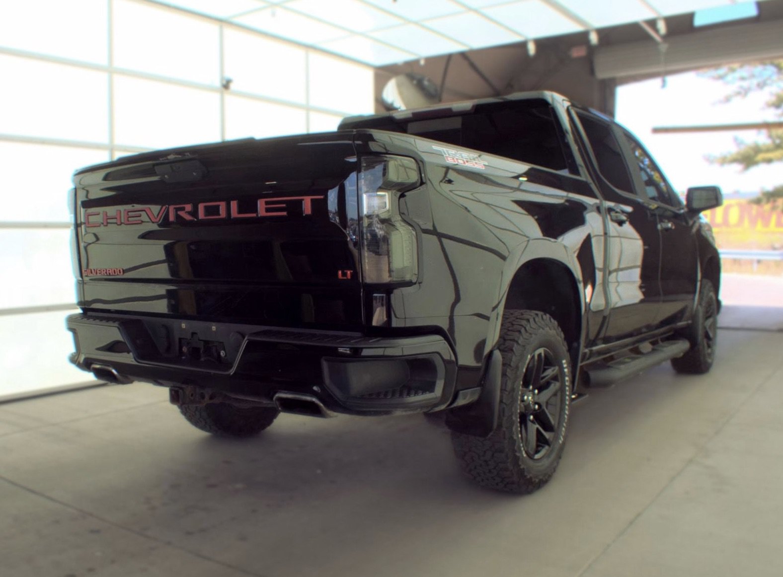 Used 2020 Chevrolet Silverado 1500 LT Trail Boss AWD/4WD image 4