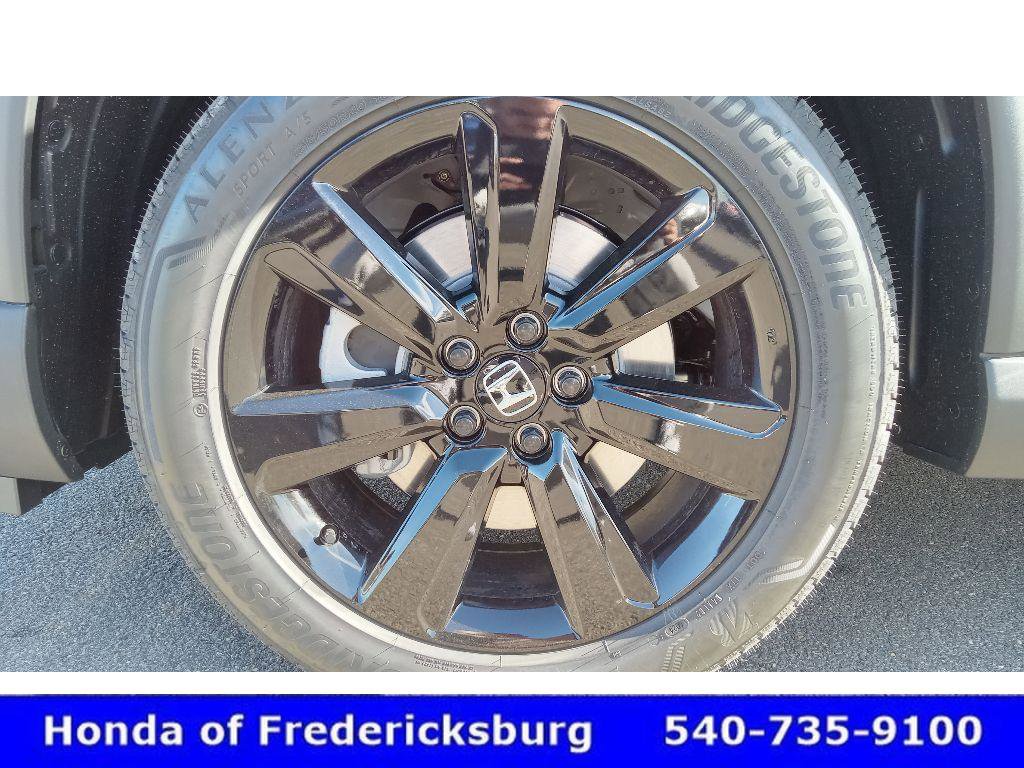 Used 2025 Honda Pilot Black Edition image 9